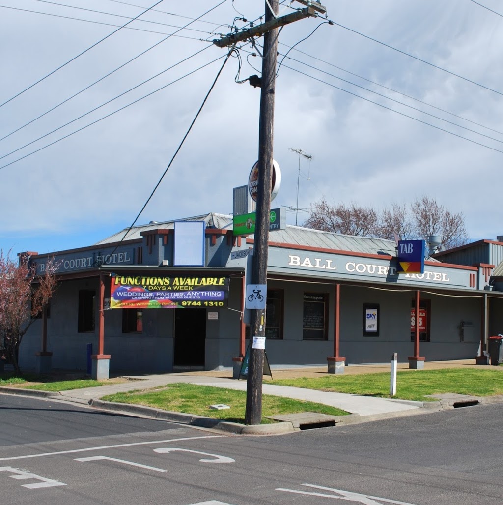 Ball Court Hotel | store | 60 Macedon St, Sunbury VIC 3429, Australia | 0397441310 OR +61 3 9744 1310