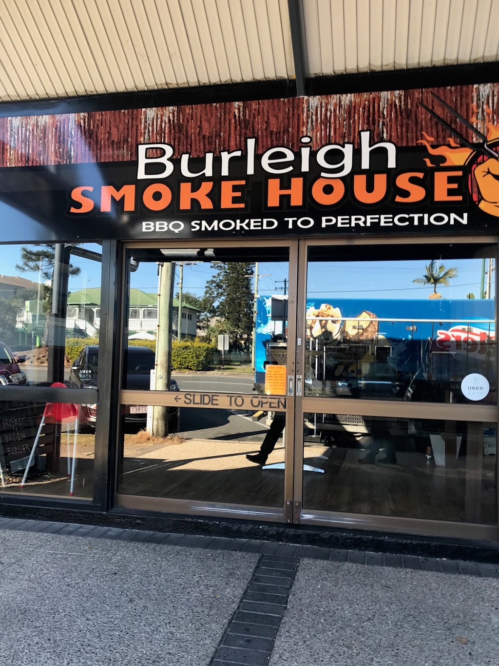 Burleigh Smoke House | restaurant | 3/1957 Gold Coast Hwy, Burleigh Heads QLD 4220, Australia | 0425371581 OR +61 425 371 581