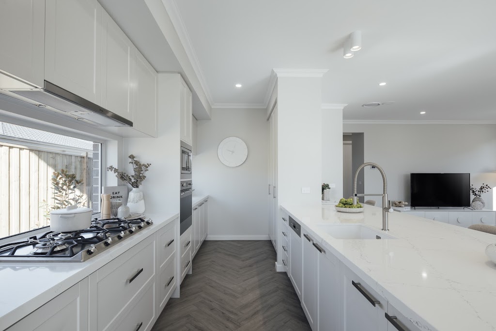 Burbank Homes - Alamora Estate, Tarneit | 4 Isola Mews, Tarneit VIC 3029, Australia | Phone: 13 28 72