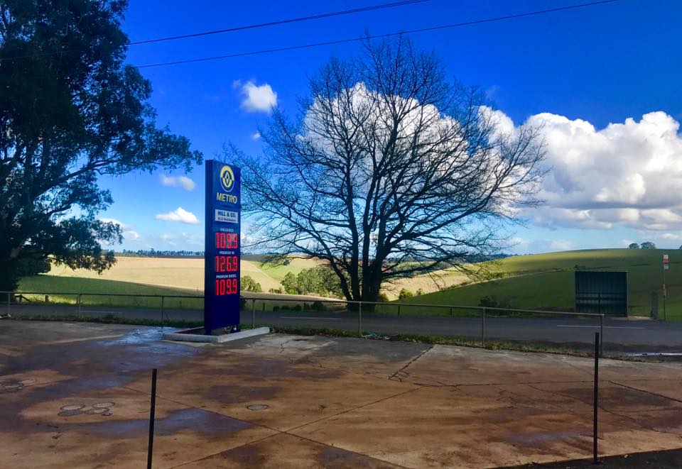 Metro Fuels Gembrook | gas station | 2 Main St, Gembrook VIC 3783, Australia | 0359681295 OR +61 3 5968 1295