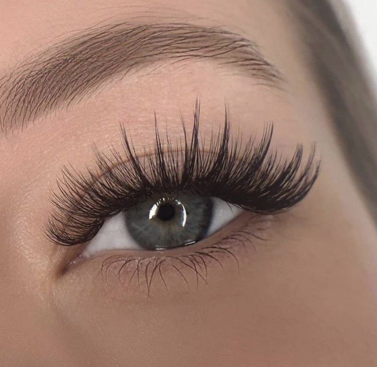 La Luxe Lashes | 42 Gamelin Cres, Stafford QLD 4053, Australia | Phone: 0413 205 570