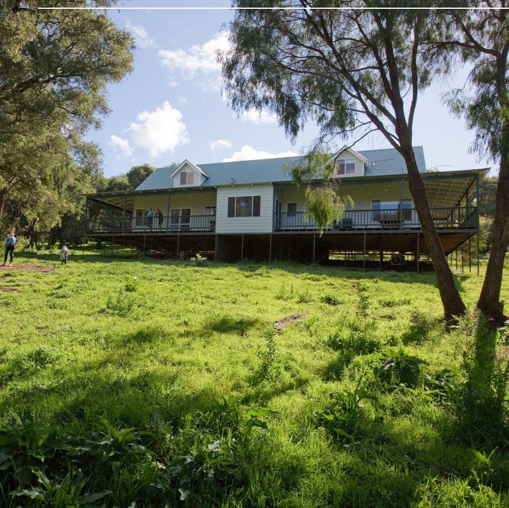 Sea Breeze Chalets | 15/40 Hemsley Rd, Naturaliste WA 6281, Australia | Phone: 0407 673 044