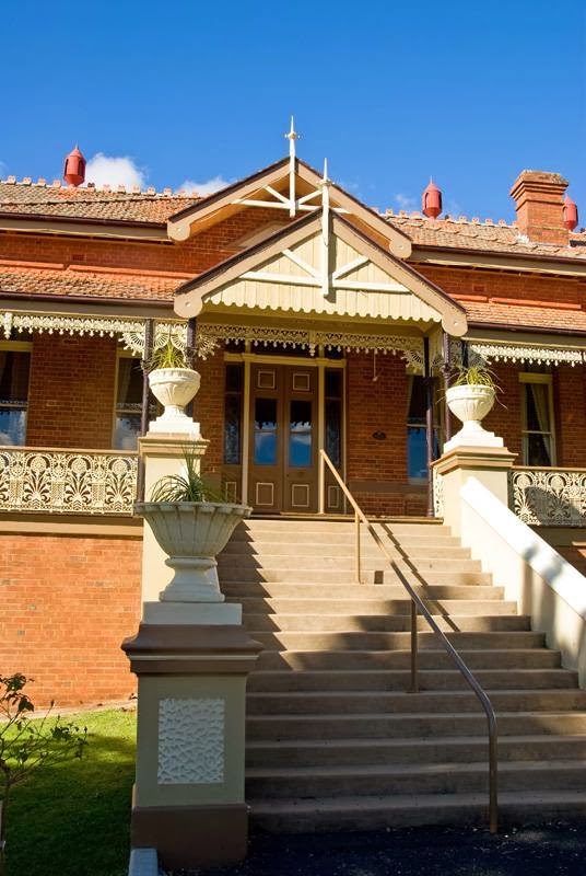 Hermitage Hill | lodging | 135 Maxwell St, Wellington NSW 2820, Australia | 0268454469 OR +61 2 6845 4469