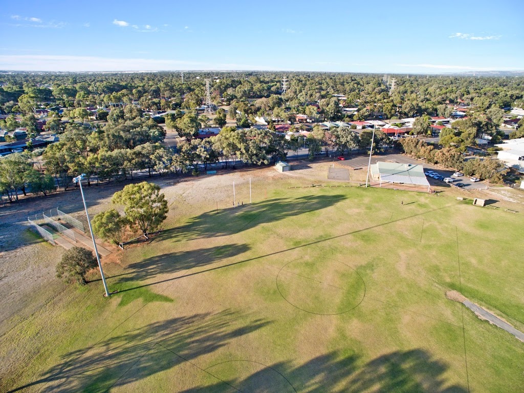 Parafield Gardens Soccer & Sports Club | Bradman Oval, Bradman Road, Parafield Gardens SA 5107, Australia | Phone: 0420 872 304