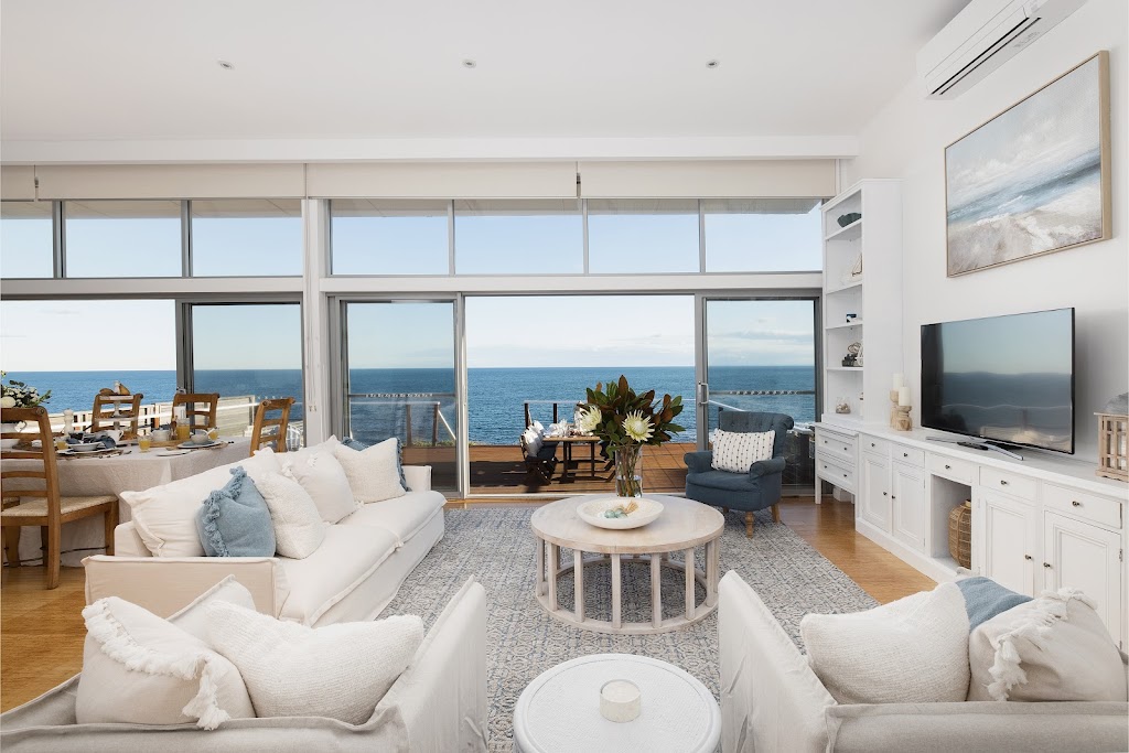 Oceans Edge Retreat | 10 Ocean St, Fishermans Bay NSW 2316, Australia | Phone: (02) 4044 5021