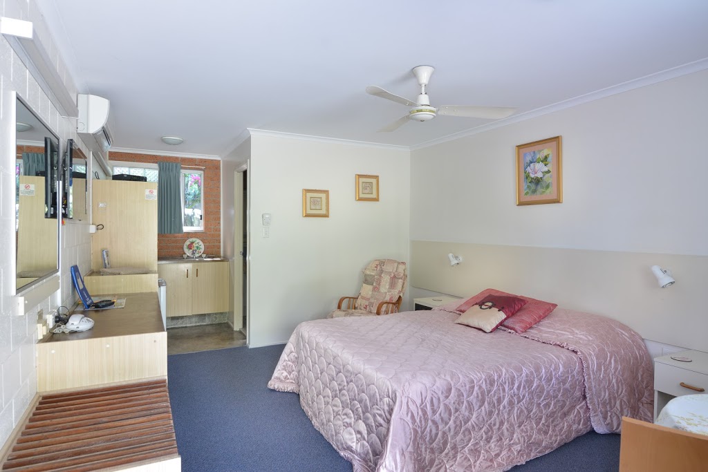 Blue Waters Motel | lodging | 129 Kingscliff St, Kingscliff NSW 2487, Australia | 0266742999 OR +61 2 6674 2999