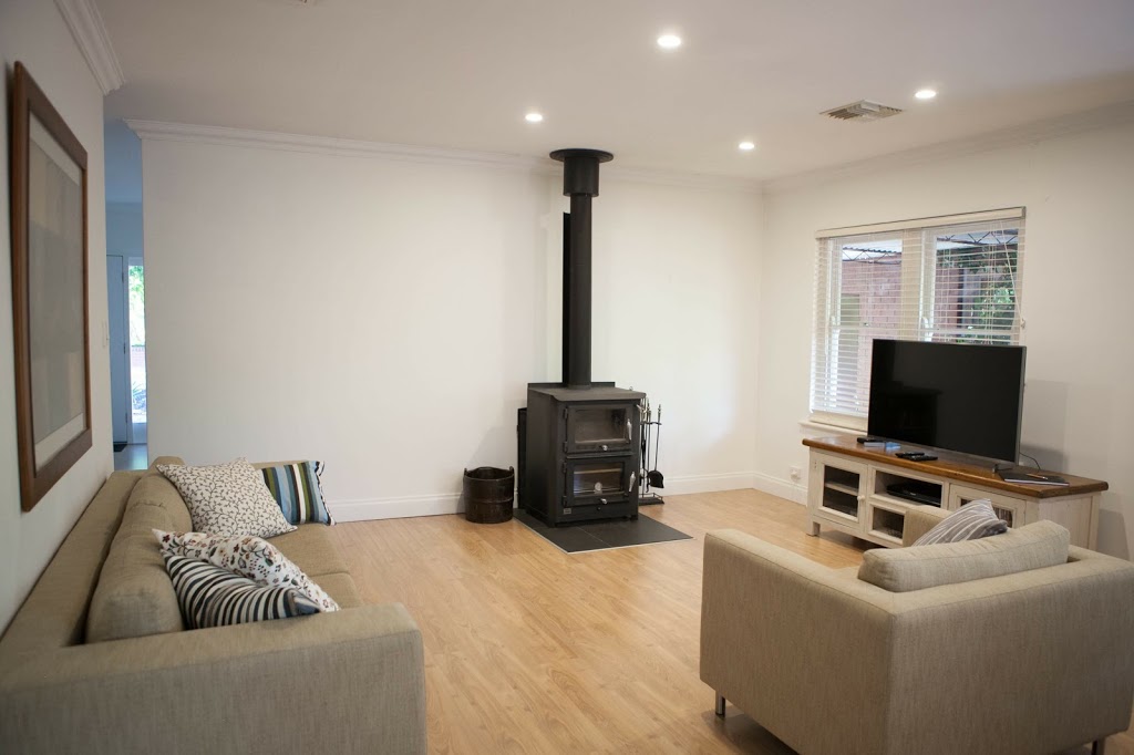 Allambee House Hahndorf | 1 Windsor Ave, Hahndorf SA 5245, Australia | Phone: 0403 310 192