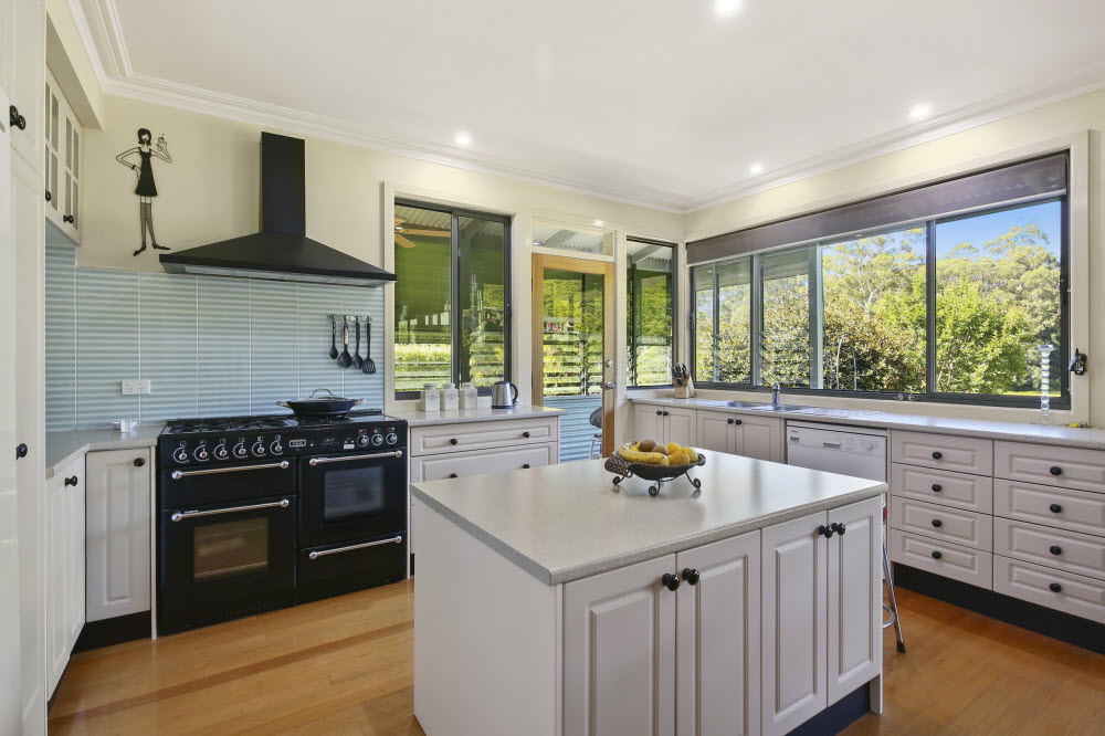 The Postmasters Cottage | 2874 Warburton Hwy, Wesburn VIC 3799, Australia | Phone: 0438 795 190