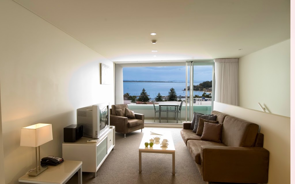 Oaks Nelson Bay Lure Suites | 20 Tomaree St, Nelson Bay NSW 2315, Australia | Phone: 1300 669 480