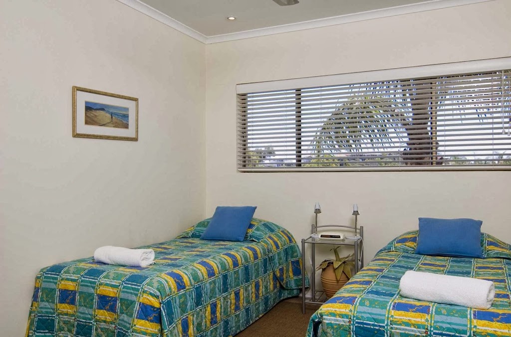 Sunseeker Lodge | lodging | 1 Ross Cres, Sunshine Beach QLD 4567, Australia | 0754475344 OR +61 7 5447 5344