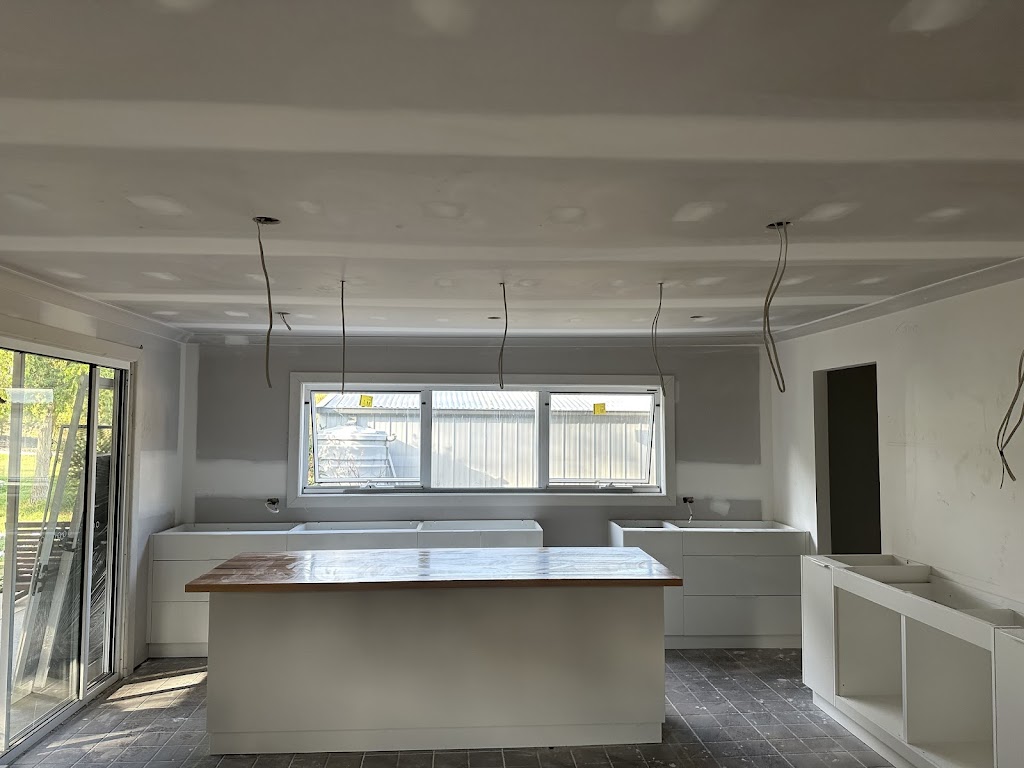 Watts Plastering | 4 E Hampton Pl, Strathfieldsaye VIC 3551, Australia | Phone: 0474 322 837