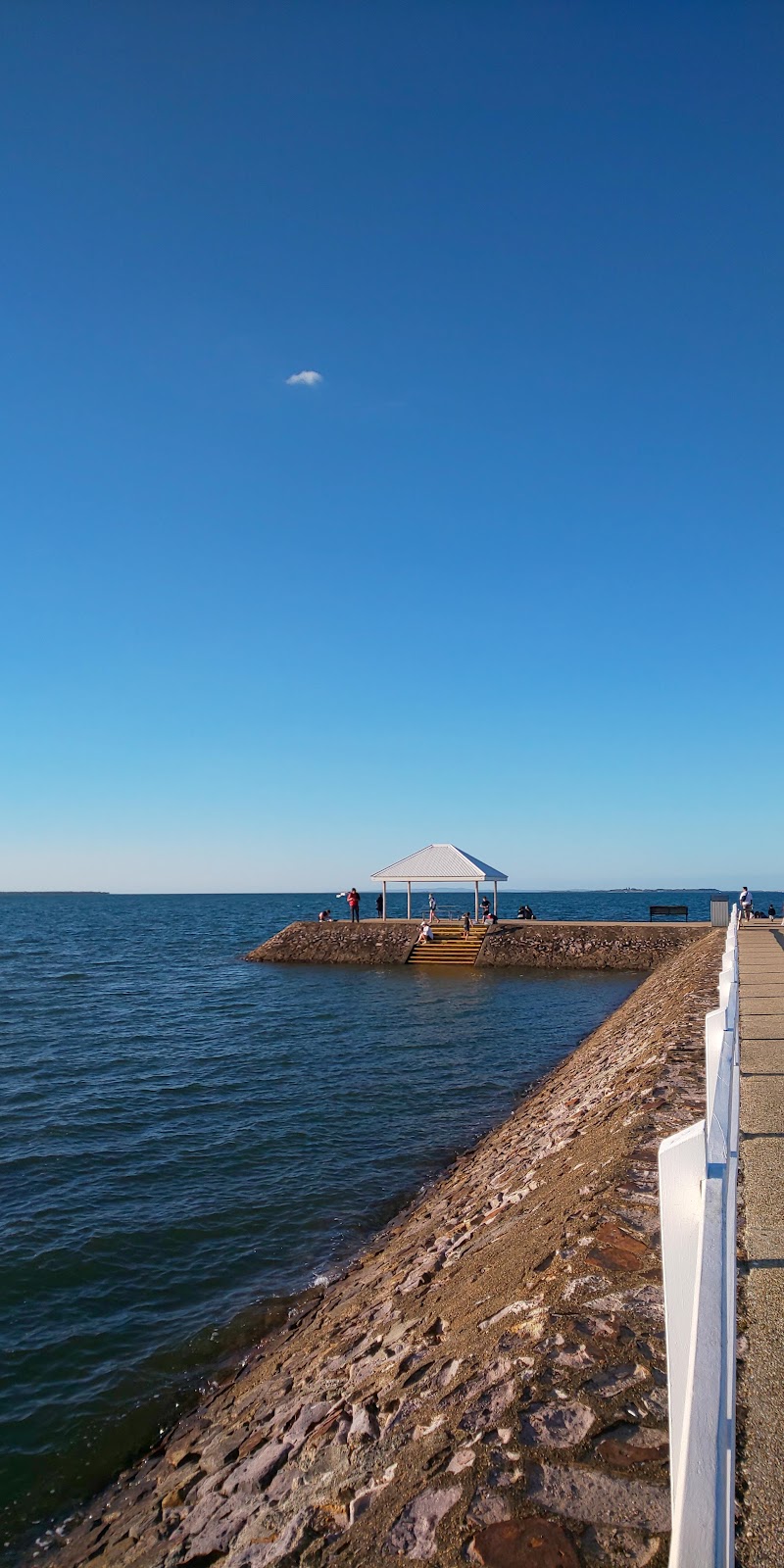 Wynnum Memorial Park | 172 Singer St, Wynnum QLD 4178, Australia | Phone: (07) 3403 8888