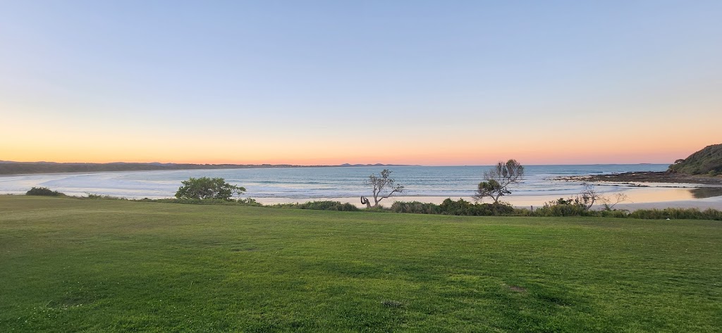 Salastraf - Exclusive Beachfront Accommodation | 4 First Ave, Arrawarra Headland NSW 2456, Australia | Phone: (02) 6654 1148
