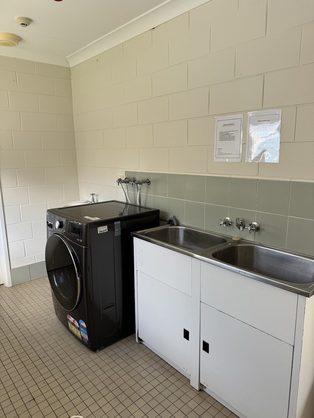 Bulgon Lodge | 7833 Peter Delemothe Rd, Collinsville QLD 4804, Australia | Phone: 0427 928 428
