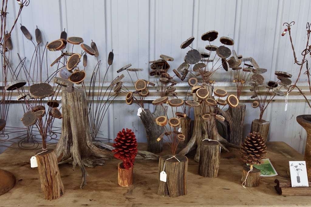 The Red Barn | 23 Rockhound Rd, Sapphire Central QLD 4702, Australia | Phone: 0428 384 500