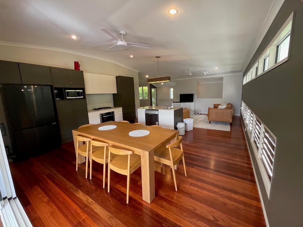 Banksia Beach House | lodging | 18 George Nothling Dr, Point Lookout QLD 4183, Australia | 0734153949 OR +61 7 3415 3949