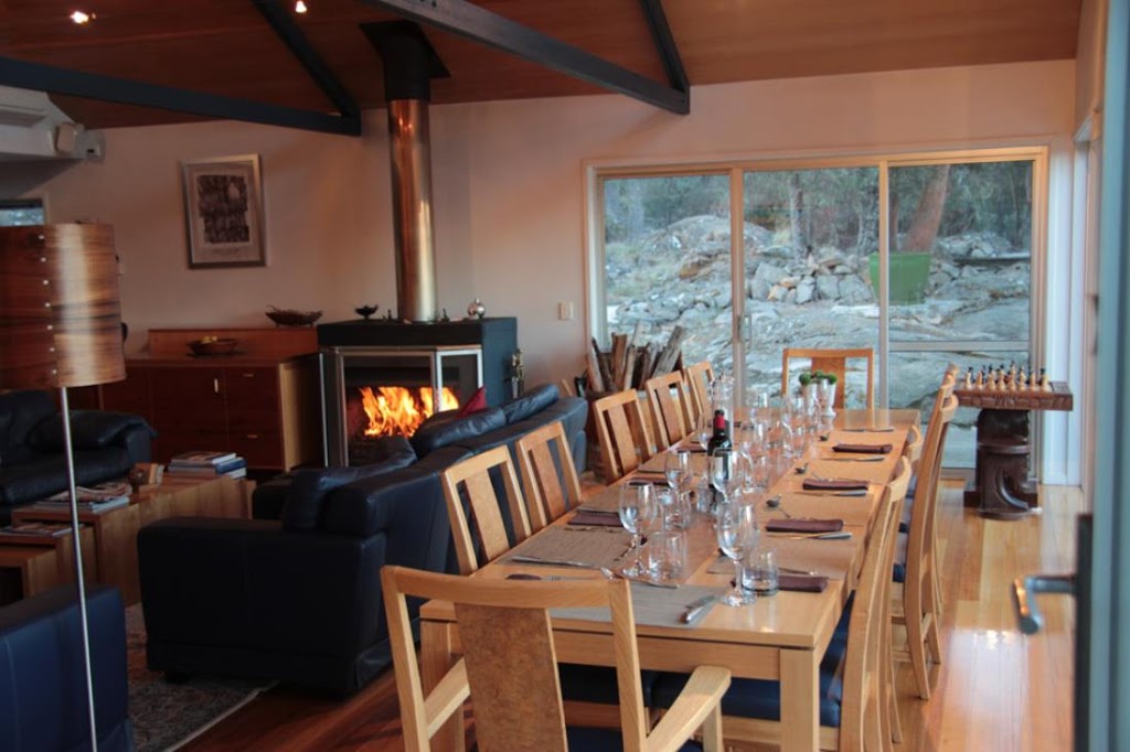 Blue Lake Lodge On Arthurs | 329 Arthurs Lake Rd, Arthurs Lake TAS 7030, Australia | Phone: (03) 6259 8030