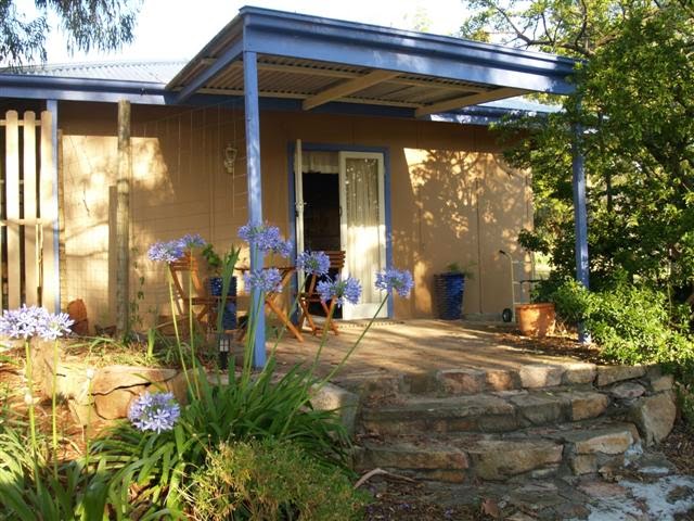 James Farmhouse and Rose Cottage | lodging | 2635 Eukey Rd, Ballandean QLD 4382, Australia | 0412889678 OR +61 412 889 678