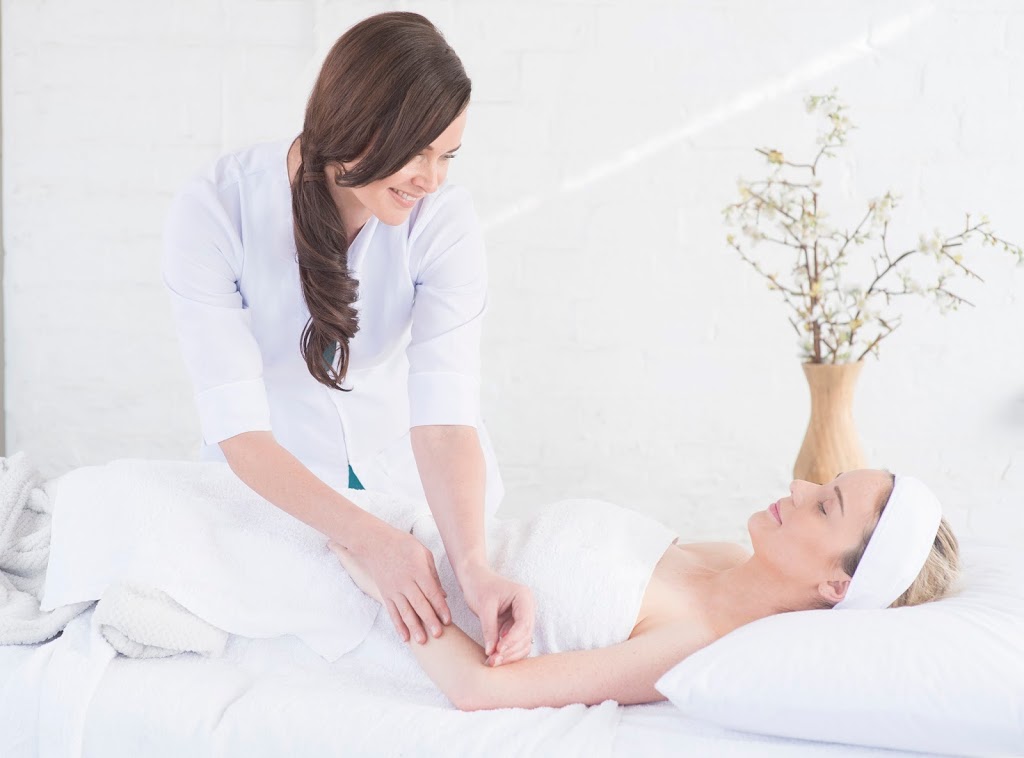 Cosmetic acupuncture and skin needling Melbourne | spa | 104, level/1, 151 Pascoe Vale Rd, Moonee Ponds VIC 3039, Australia | 0383947665 OR +61 3 8394 7665