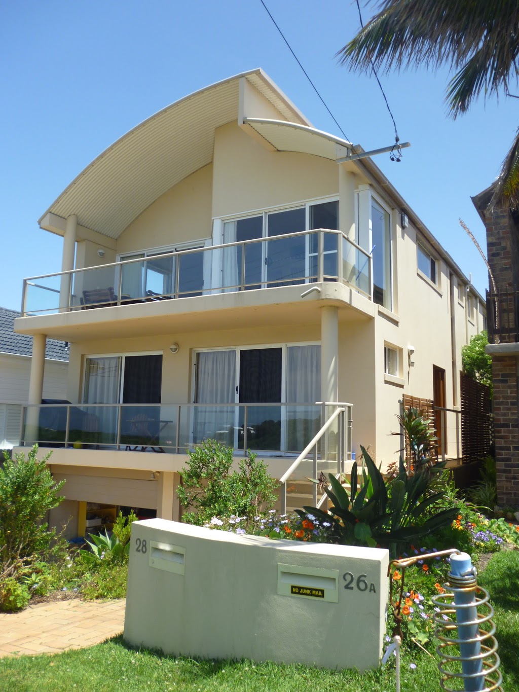 Beach House Sydney | real estate agency | 28 Surf Rd, North Curl Curl NSW 2099, Australia | 0299050219 OR +61 2 9905 0219