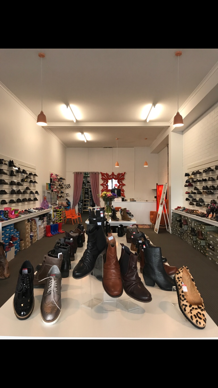 Daylesford Shoes | 5 Park Ln, Daylesford VIC 3460, Australia | Phone: 0404 866 713