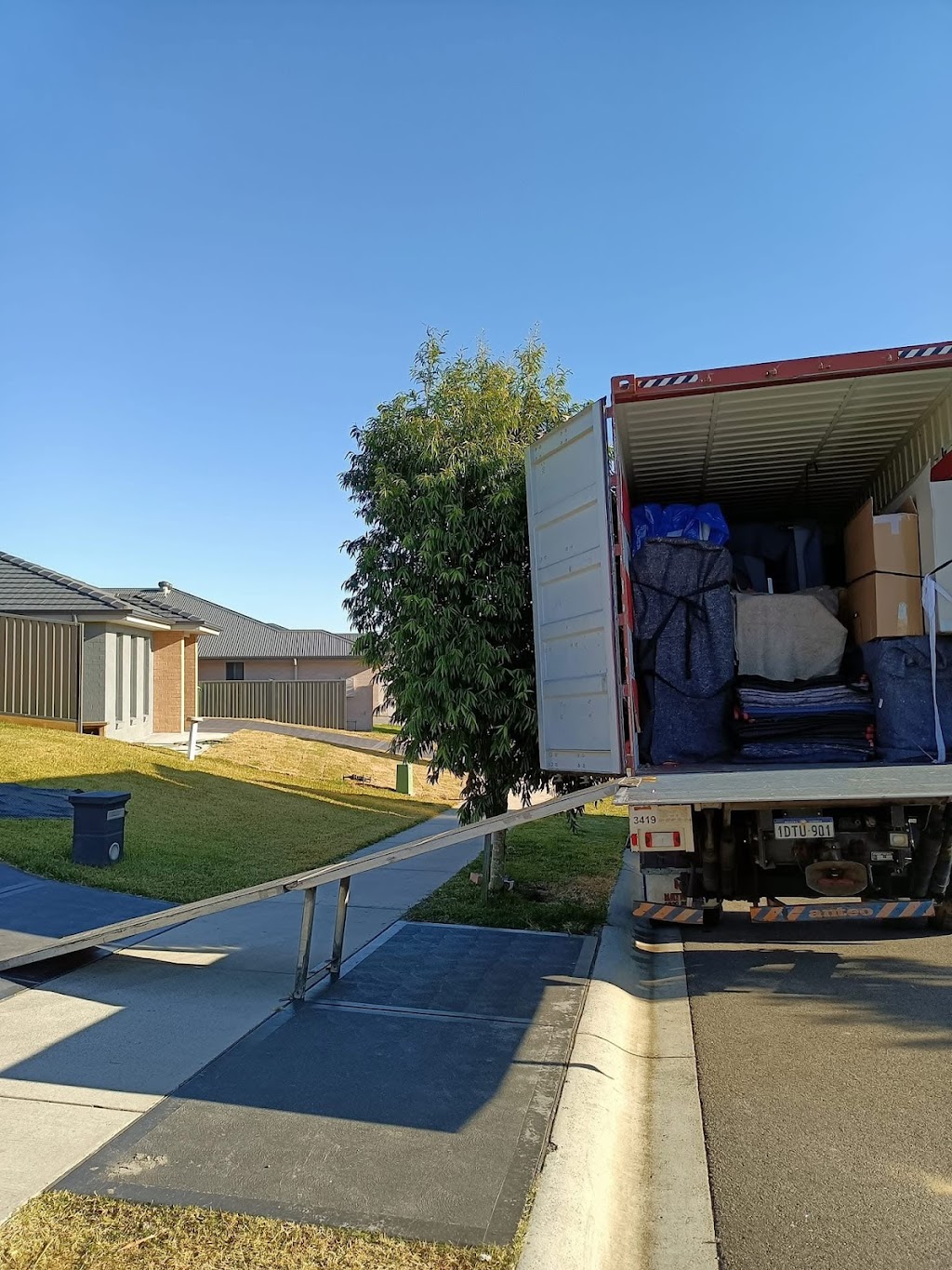 J&n moving | 5 Maitland St, Abermain NSW 2326, Australia | Phone: 0426 144 845