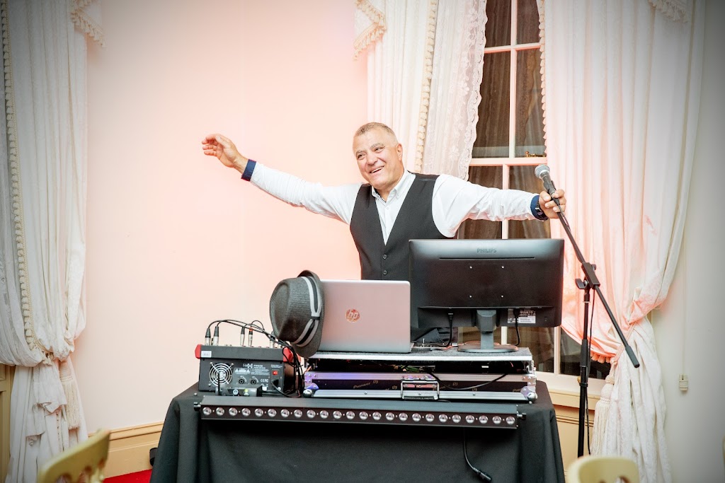 Melbourne Dj Hire |  | 297 Warrigal Rd, Cheltenham VIC 3192, Australia | 0421076331 OR +61 421 076 331