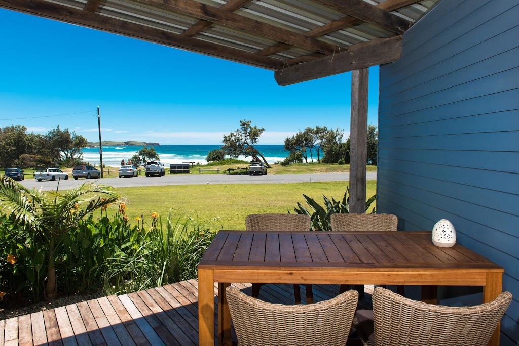 ArtHOUSE Beachfront Accommodation Emerald Beach | 106 Fiddaman Rd, Emerald Beach NSW 2456, Australia | Phone: 0408 423 395