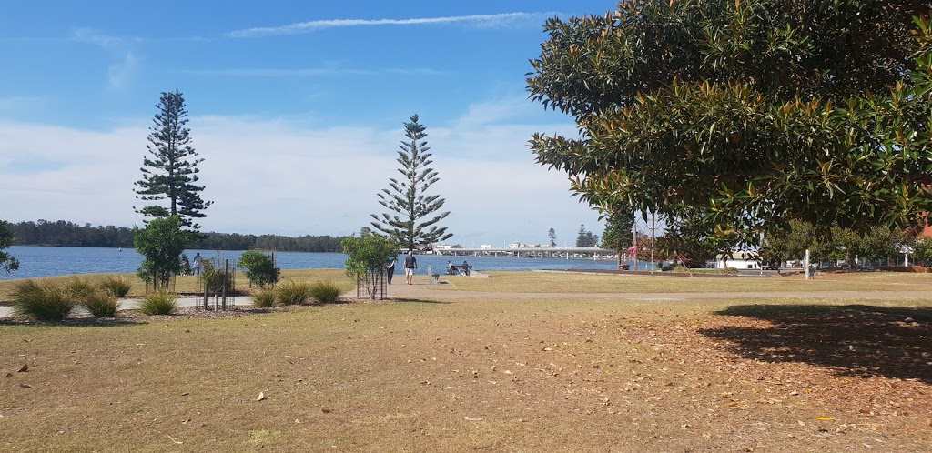 Picnic Point Reserve | 55 Lakeside Parade, The Entrance NSW 2261, Australia