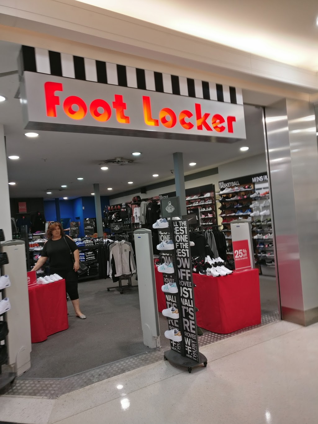 Foot Locker | shoe store | Westfield, Shop 1085/388 Scarborough Beach Rd, Innaloo WA 6018, Australia | 0892034700 OR +61 8 9203 4700
