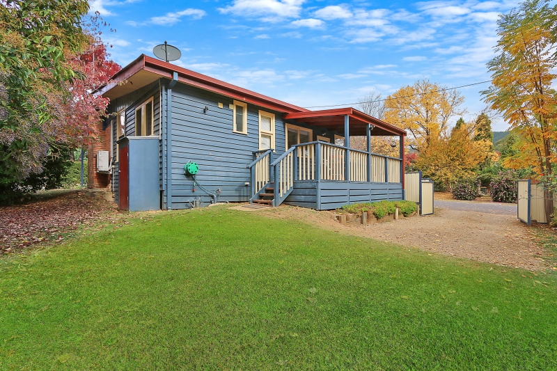 Blue Wren Cottage | lodging | 53 Gavan St, Bright VIC 3741, Australia | 0357552275 OR +61 3 5755 2275