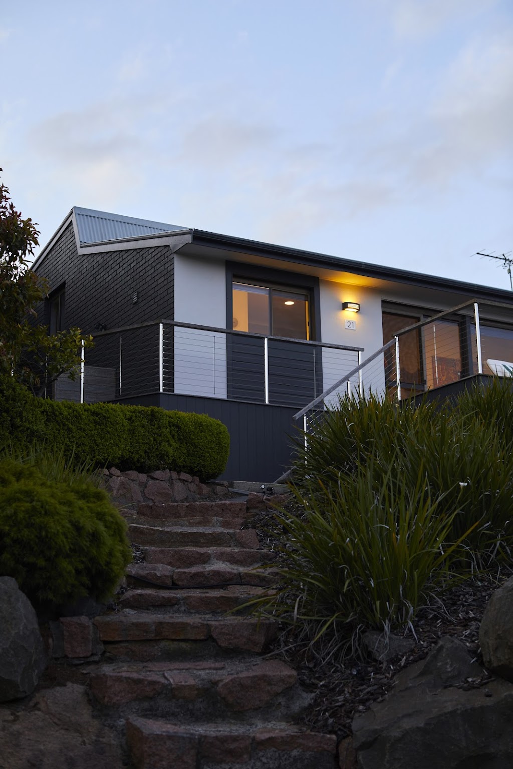 The Arthouse, Freycinet | 21 Esplanade E, Coles Bay TAS 7215, Australia | Phone: 0417 903 934