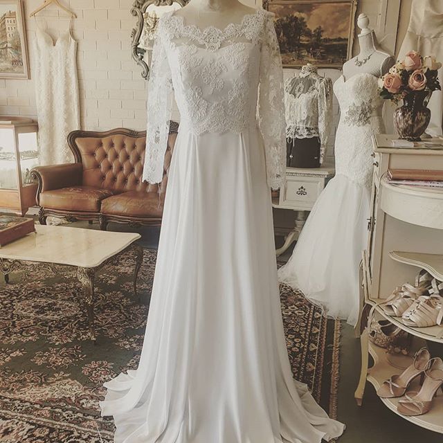 Tania Doria Bespoke Bridal & Costume | clothing store | 96 D, Main St, Mittagong NSW 2575, Australia | 0406424699 OR +61 406 424 699