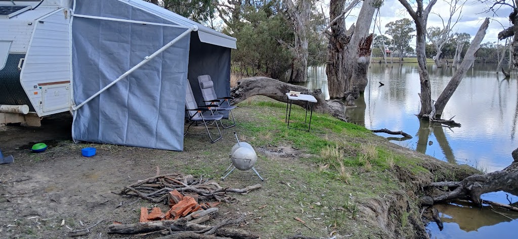 MAH CANVAS ANNEXES | 60 Lovely Banks Rd, Lovely Banks VIC 3213, Australia | Phone: 0410 129 290
