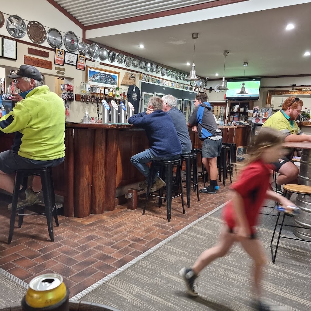 Gibson Soak Hotel | 34414 Coolgardie Esperance Hwy, Gibson WA 6448, Australia | Phone: (08) 9075 4020