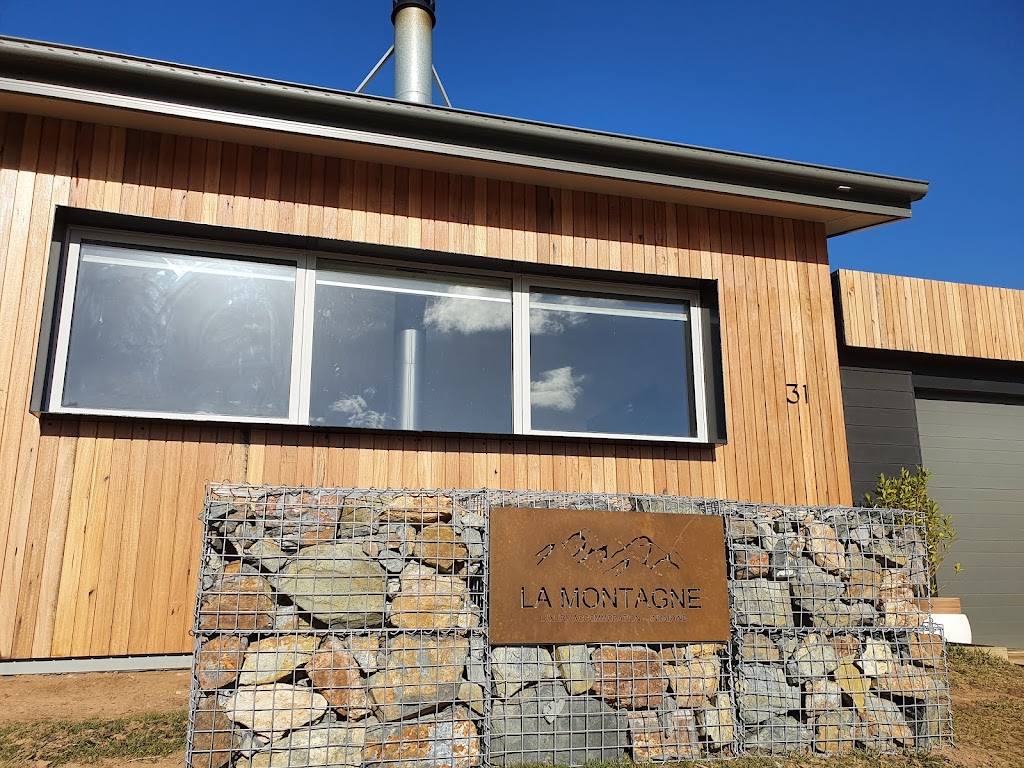 La Montagne Jindabyne | lodging | 31 Kunama Dr, East Jindabyne NSW 2627, Australia | 0428607301 OR +61 428 607 301