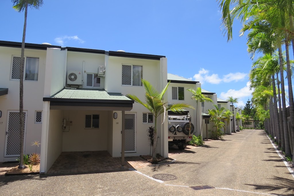 The Shores Holiday Apartments | campground | 9 Pacific Dr, Blacks Beach QLD 4740, Australia | 0749549444 OR +61 7 4954 9444