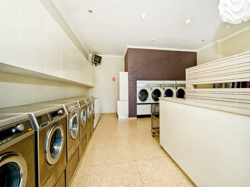 H2O Laundry and Dry Cleaning | laundry | 1/302 Bondi Rd, Bondi NSW 2026, Australia | 0291305489 OR +61 2 9130 5489