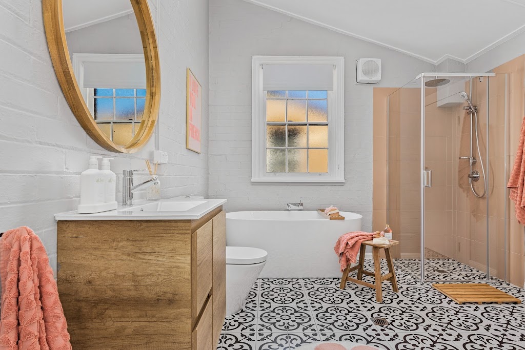 Clay Cottage Lithgow | 21 Silcock St, Pottery Estate NSW 2790, Australia | Phone: 0400 314 634