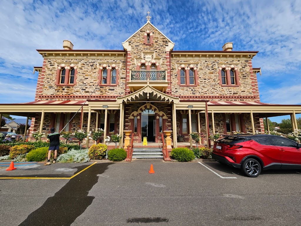 Wizard Window and Pressure Washing | 12 Samson St, Clermont QLD 4721, Australia | Phone: 0429 560 125