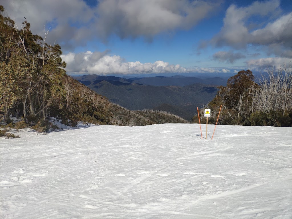 Mount Buller Ski Express | 137 High St, Mansfield VIC 3722, Australia | Phone: 1800 800 905