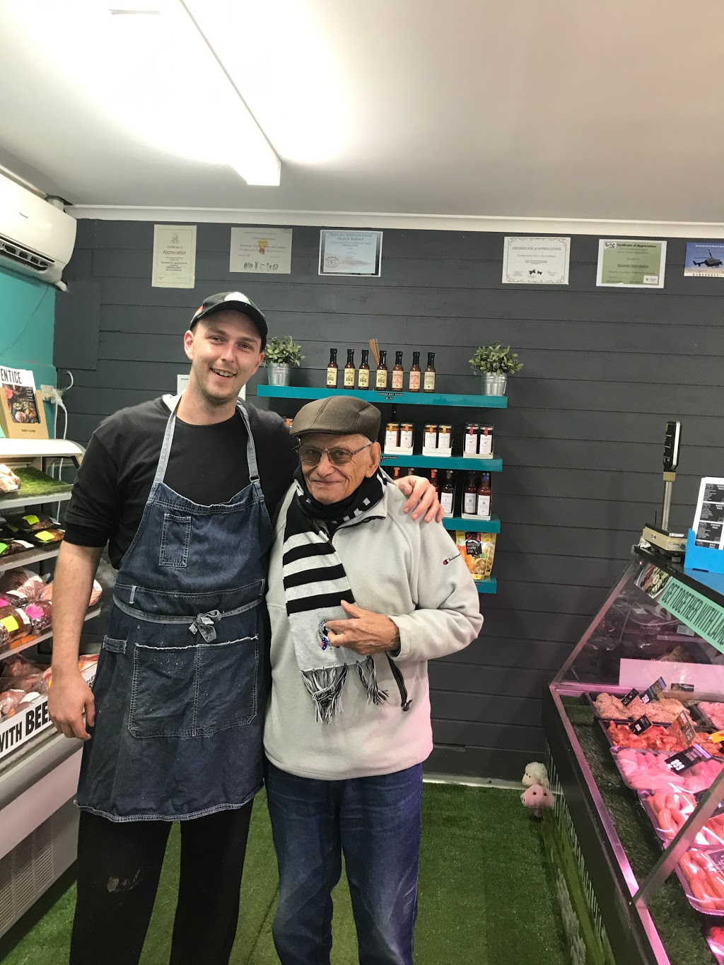 Simmonds Family Meats & Seafood | store | 1595 Ferntree Gully Rd, Knoxfield VIC 3180, Australia | 0397637315 OR +61 3 9763 7315