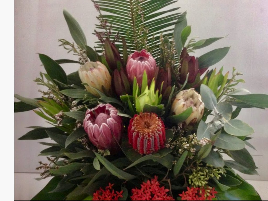 Estelles Florist | Hibiscus Shopping Town . Shop, 12 Leanyer Dr, Leanyer NT 0812, Australia | Phone: 0419 172 227