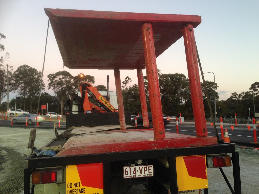 Crane Truck Hire & Transport Services - On The Move Transport -  | moving company | 24 Renfrew Dr, Highland Park QLD 4211, Australia | 0422146659 OR +61 422 146 659