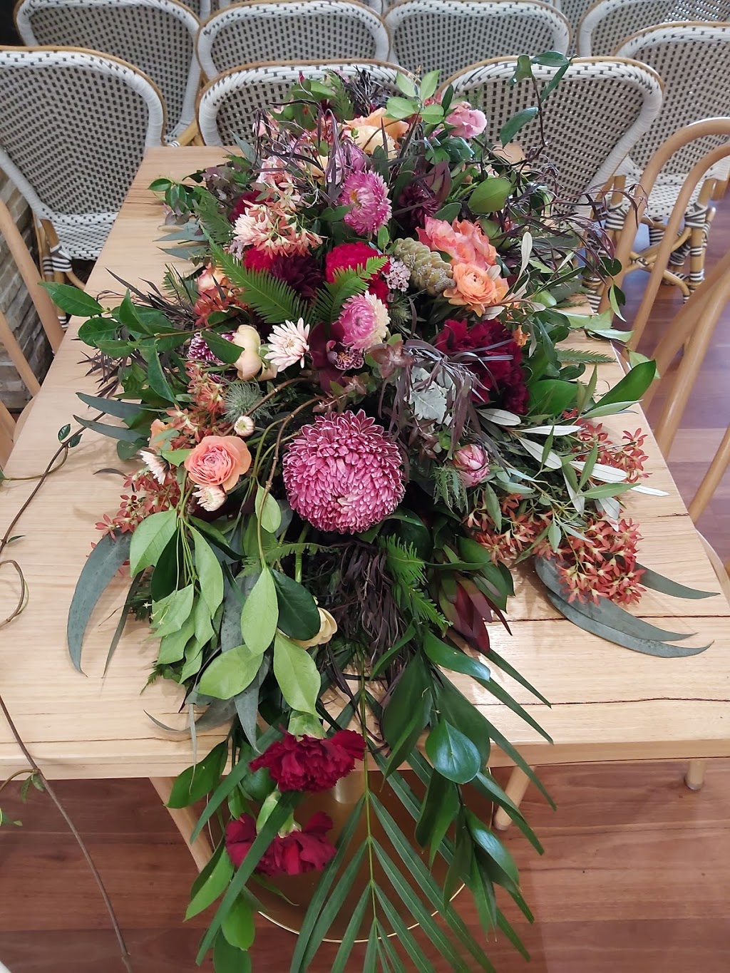 Forever Floral Designs | 3/41 Brisbane Water Dr, Point Clare NSW 2250, Australia | Phone: 0427 724 851