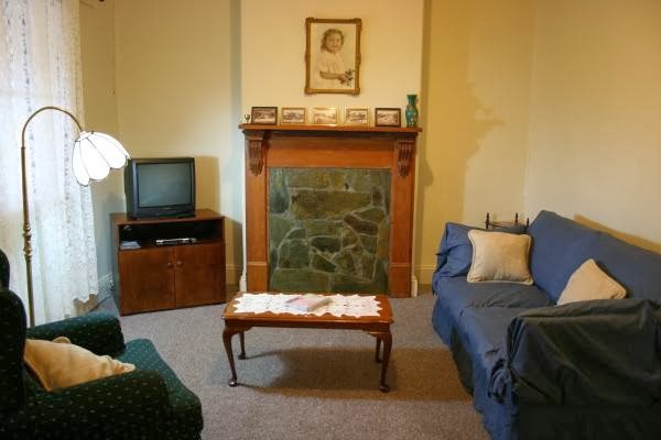 A Settlers Cottage Accommodation Bathurst CBD | 140-142/144 Keppel St, Bathurst NSW 2795, Australia | Phone: (02) 6337 5111