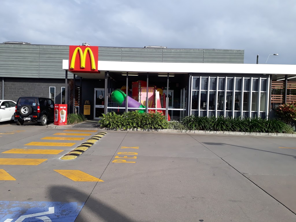 McDonalds Cairns City | 7-11 Martyn St, Cairns City QLD 4870, Australia | Phone: (07) 4031 0259