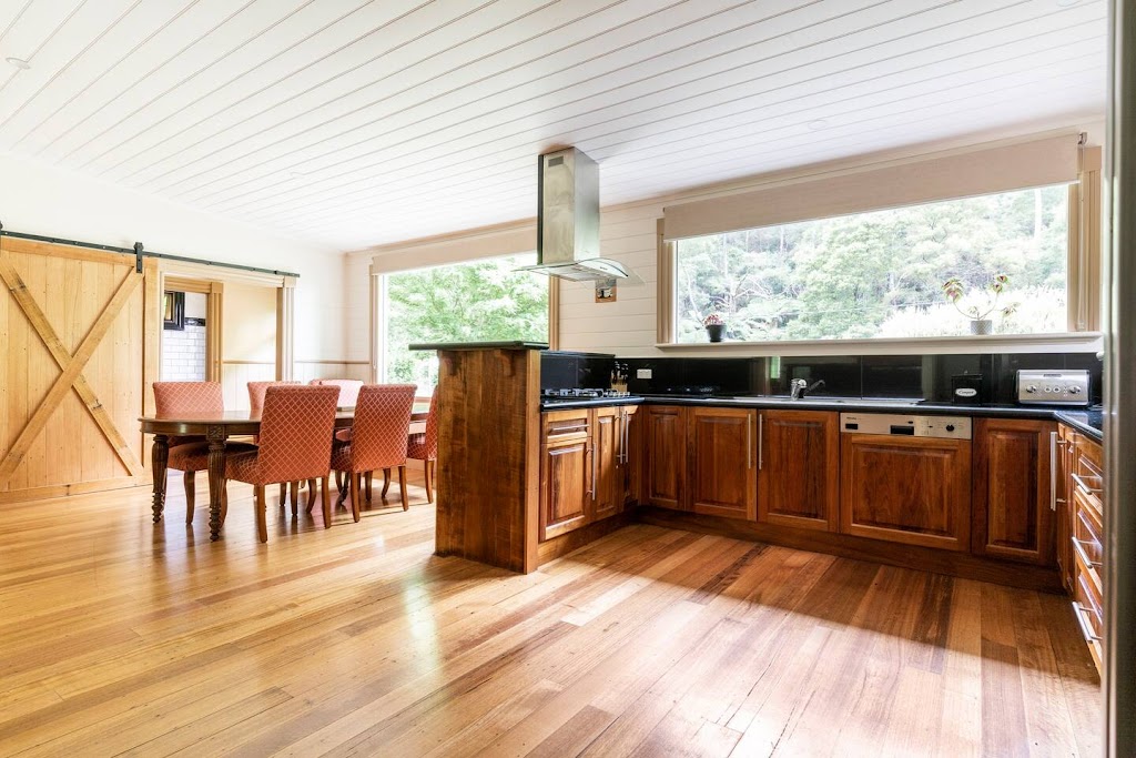 Riverwood Cottage Warburton accessible accommodation | 212 Woods Point Rd, East Warburton VIC 3799, Australia | Phone: 0405 523 722