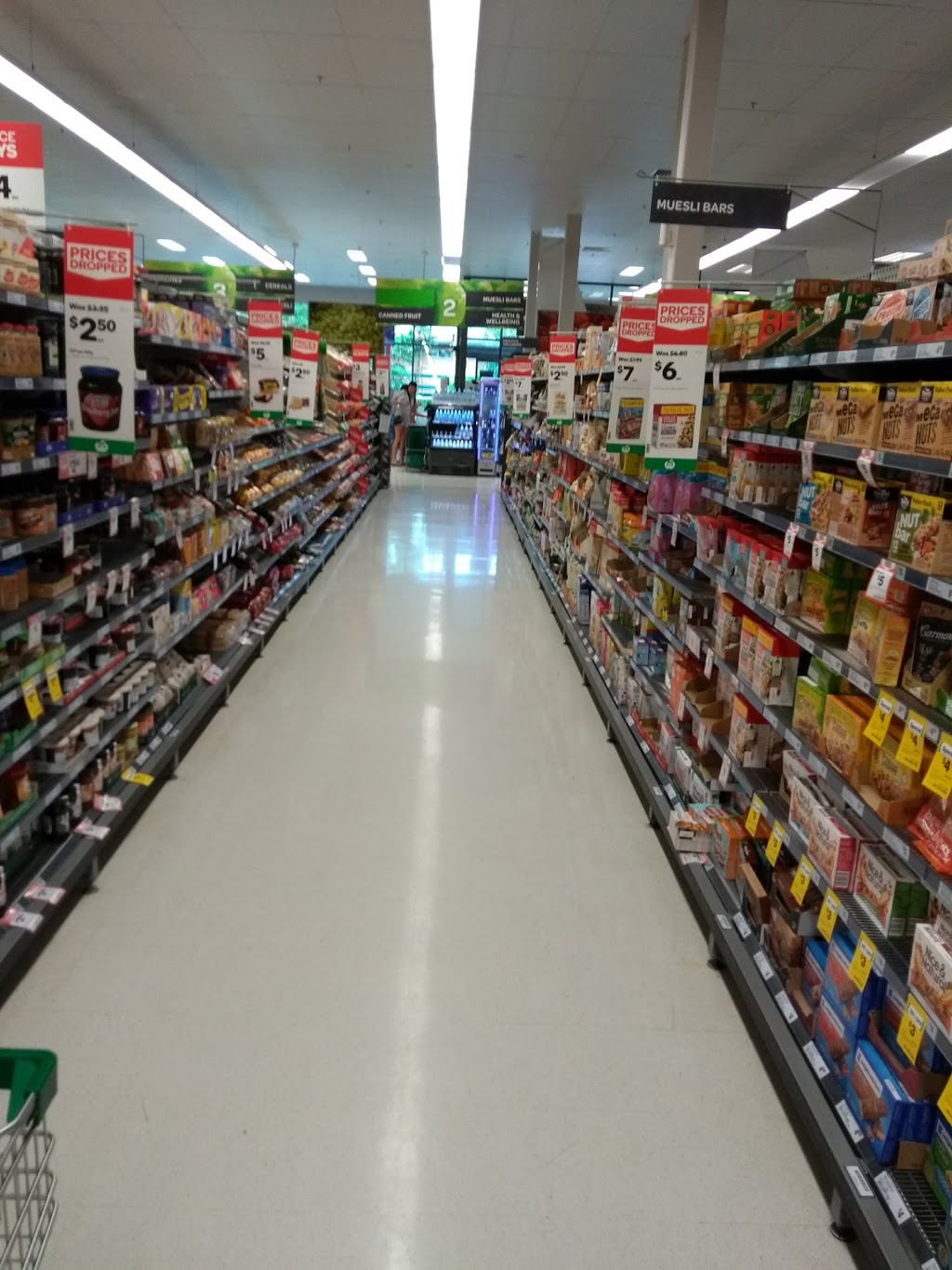 Woolworths Airlie Beach Central | supermarket | Shute Harbour Rd & Waterson Way, Airlie Beach QLD 4802, Australia | 0749675705 OR +61 7 4967 5705