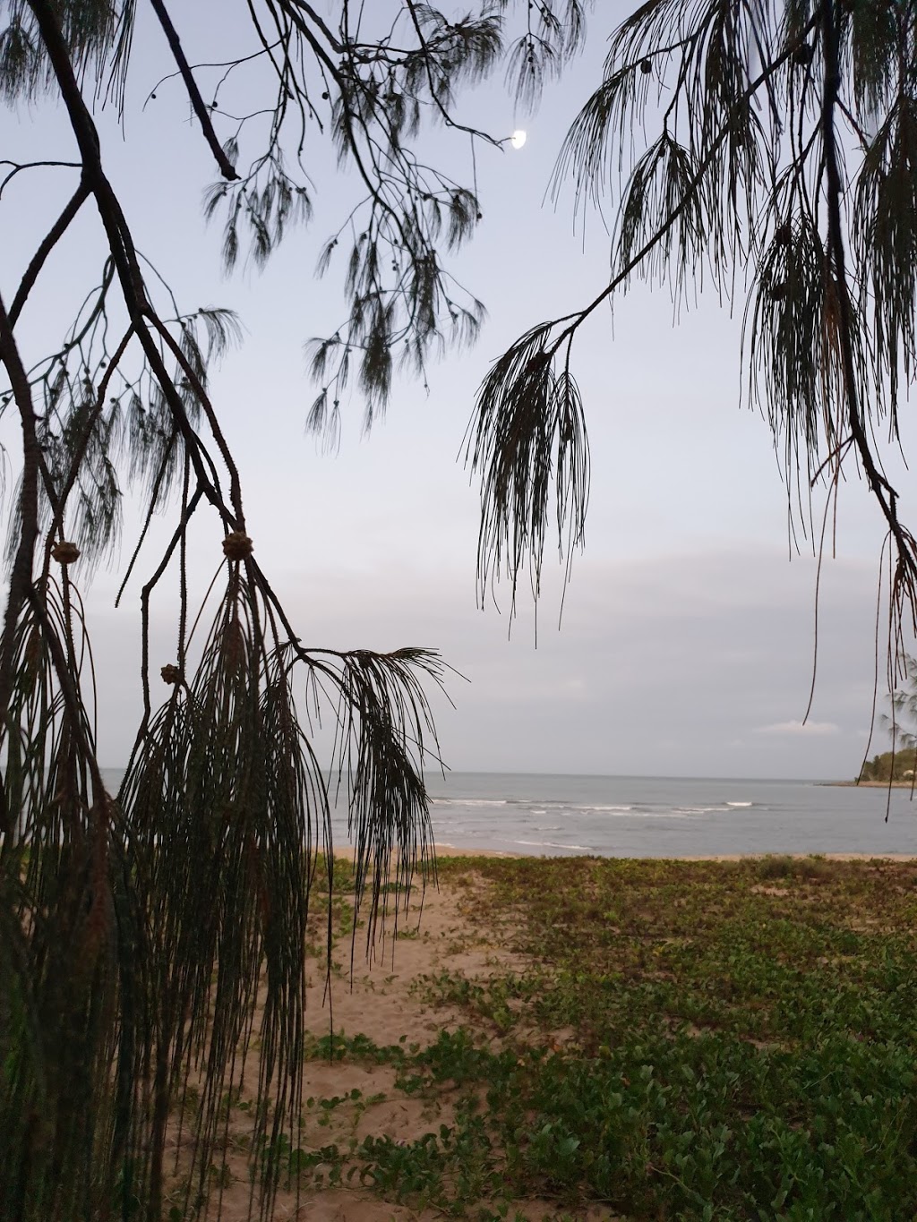 Bucasia Beachfront Caravan Resort | rv park | 2 Bucasia Esplanade, Bucasia QLD 4750, Australia | 0749546375 OR +61 7 4954 6375